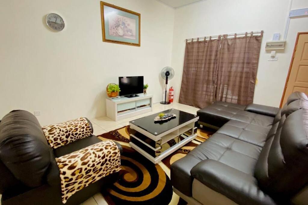Lily Vacation Home At Cameron Highlands - 12 Pax,Free Wifi W Carporch Tanah Rata Dış mekan fotoğraf