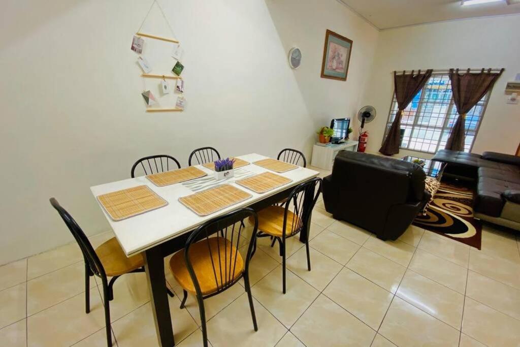 Lily Vacation Home At Cameron Highlands - 12 Pax,Free Wifi W Carporch Tanah Rata Dış mekan fotoğraf
