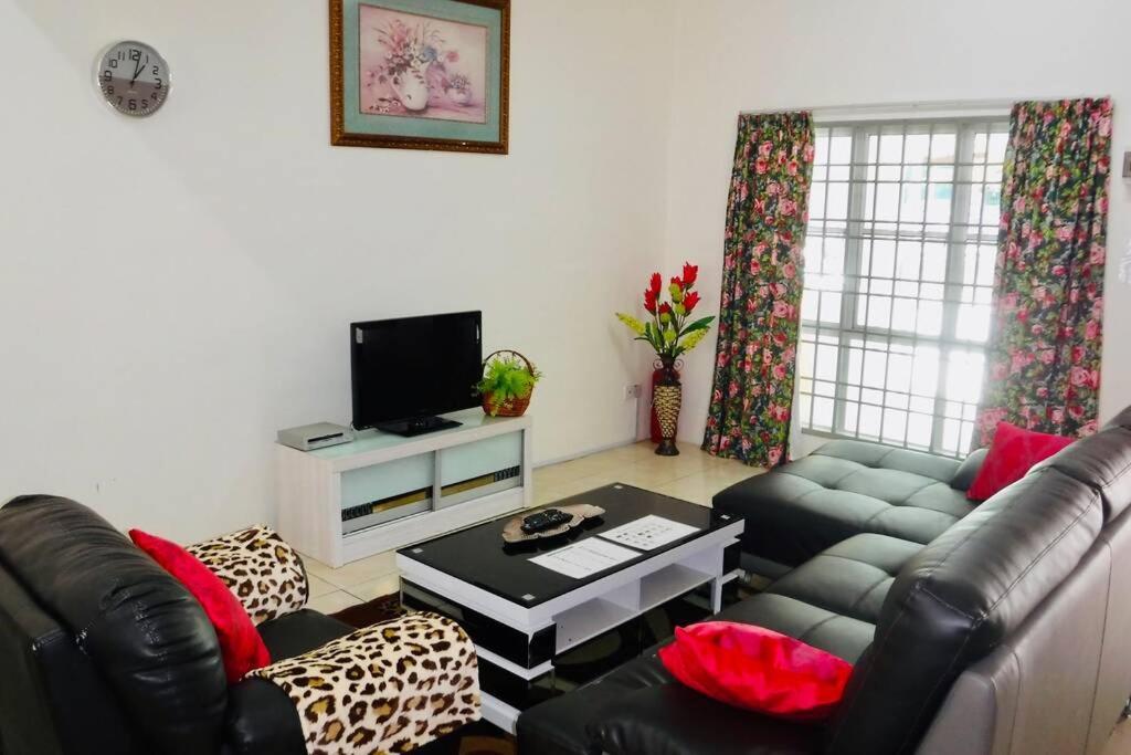 Lily Vacation Home At Cameron Highlands - 12 Pax,Free Wifi W Carporch Tanah Rata Dış mekan fotoğraf